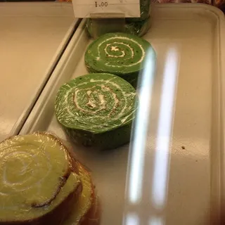 Green tea Roll 2 pieces