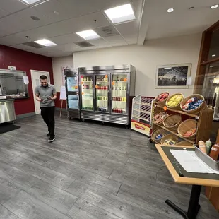 Stuff... look left, looked right, the menus are on different Walls..