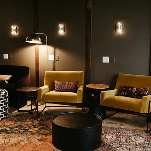 Plenty of seating options!