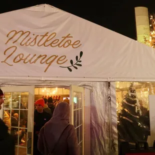 The market had a new holiday pop-up bar, the Mistletoe Lounge that we checked out after shopping.