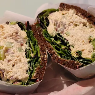 Chicken Pick Chicken Salad Sandwich eith Punmpernickle bread and no tomato. Great.