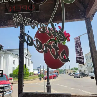 the sign for the restaurant