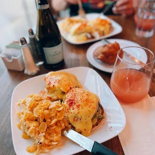 Eggs Sardou (Eggs Benedict with creamy spinach, a whole artichoke bottom &amp; cheesy hash browns on the side) *Very Good :)*
