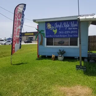 Welcome to my cozy beachy Salon