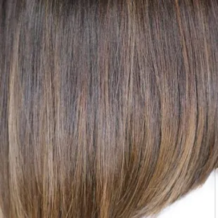 Carmel Highlight can be a subtle way to spice up your hair style