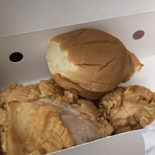 food, chicken wings and fried chicken