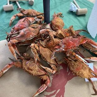 a bunch of crabs on a table