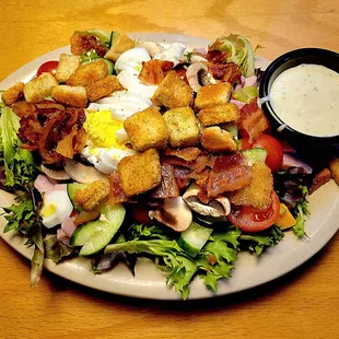 Chef's salad with ranch dressing