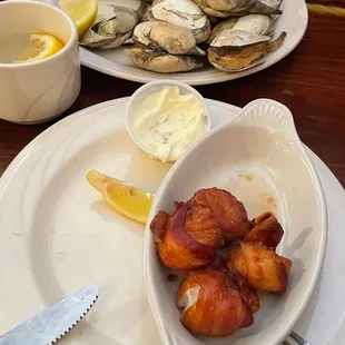 fresh steamed clams, scallops fried in bacon strips - the "butter" served with the clams tasted like margarine - that was too bad.