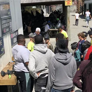 2 spouts to charge CO2