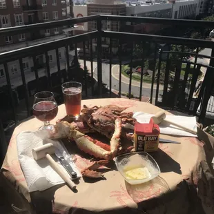 Out with summer and in with fall. Excellent Crabs and king crab legs. Pumpkin beer.