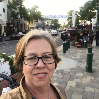 Victoria B.