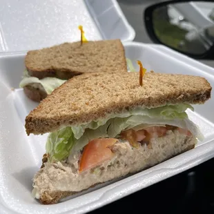 Tuna sandwich