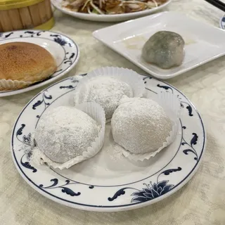 E2. Black Sesame Mochi