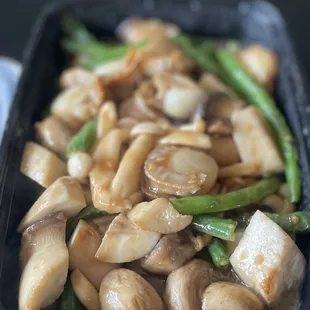 Scallop? Sauté mushrooms?