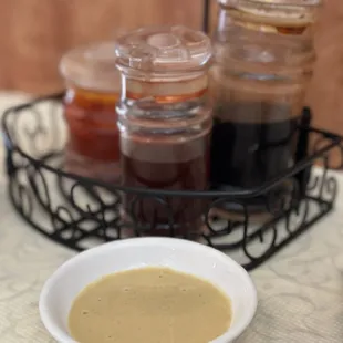 Condiments & Hot Mustard