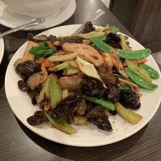 J17. Stir-Fried Black Fungus, Lotus Root and Bean Curd