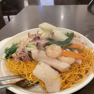 L22. Seafood Pan-Fried Crispy Noodle