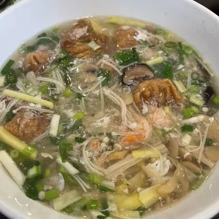 C15. Hung To Wonton Soup