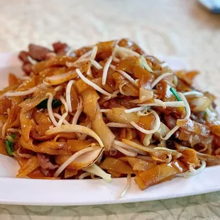 124. Beef Chow Fun