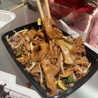 124. Beef Chow Fun