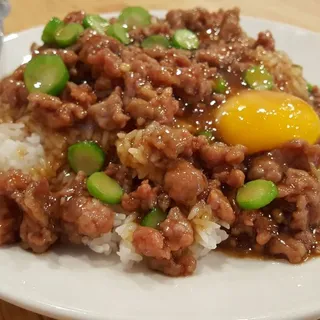 189. Minced Beef with Egg over Rice Plate