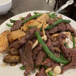 82. Stir-Fried Beef Fillet with Assorted Mushroom