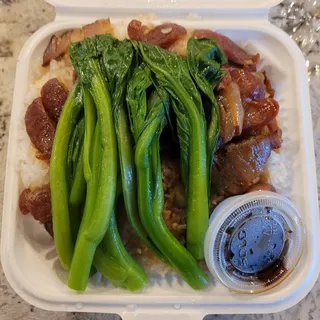 Preserved sausage & pork rice in clay pot