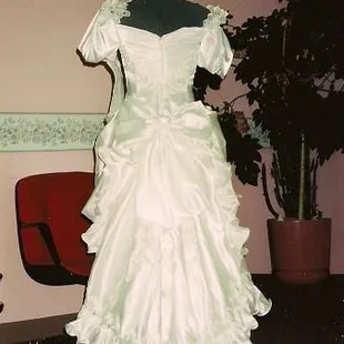 Cheung&apos;s Tailor Alterations - Wedding/ Prom/ Bridesmaid Dress Alterations