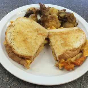 Grilled Mac &amp; Cheese Sandwich Today!!!