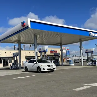 It's nice to see a clean gas station without vagrants lingering around.