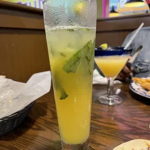 Golden Mojito with mango