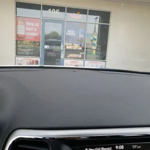 Say they open but looks exactly opposite