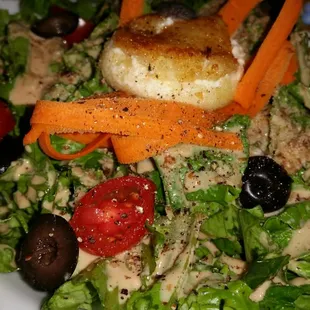 Goat Cheeseb&amp; walnut Salad