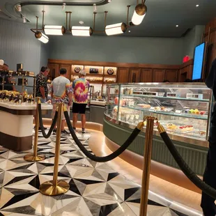 Only late night open, long aftershow line but moved fast.