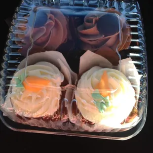 Chocolate and carrot cupcake to go. Yummm