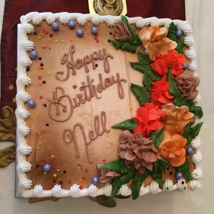 Fall themed cake! Delicious&amp; moist with tasty filling!