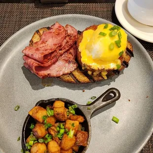 Crab Cake Benedict