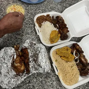 Griot, poul, diri ak pwa, sauce piké (pikliz), bannann pézé, blé etc