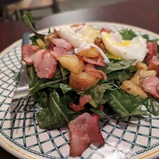 Lyonnaise salad