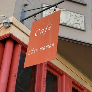 Welcome outdoor restaurant sign!