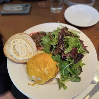 100% (8 oz)Angus Beef Burger