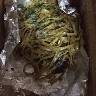 Fettuccine with Creamy White Wine Sauce