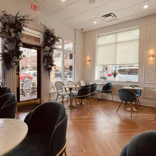 ramen and noodles, interior