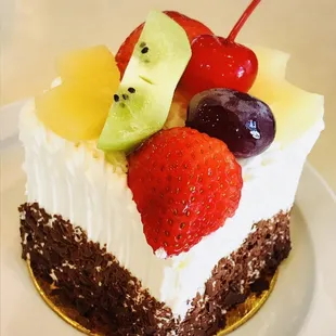 Sometimes I think that it&apos;s too pretty to eat, laugh it off and then voraciously devour my dessert in a few bites :)
