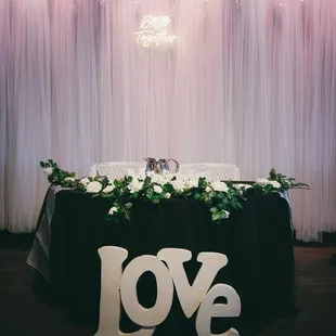 Sweetheart table