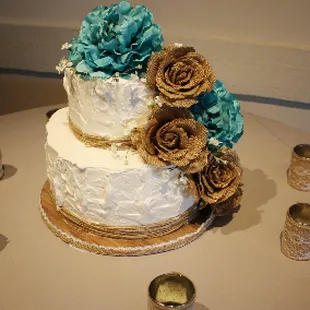 Made with love by "Rodriguez Cakes" :)