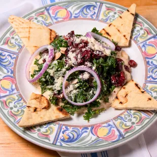 Kale &amp; Hummus Salad (vegan)