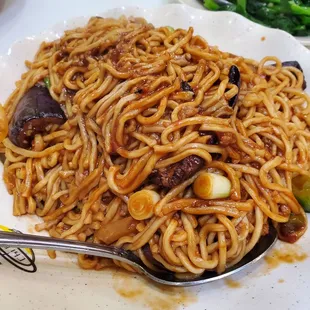 Eggplant E-fu noodles with garlic sauce