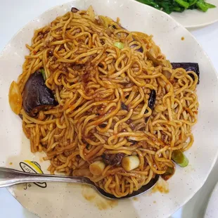 Eggplant E-fu noodles with garlic sauce